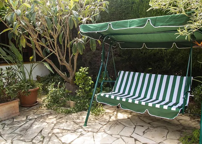 Casita Blanca Con Fibra Optica Y Piscina Cominutaria