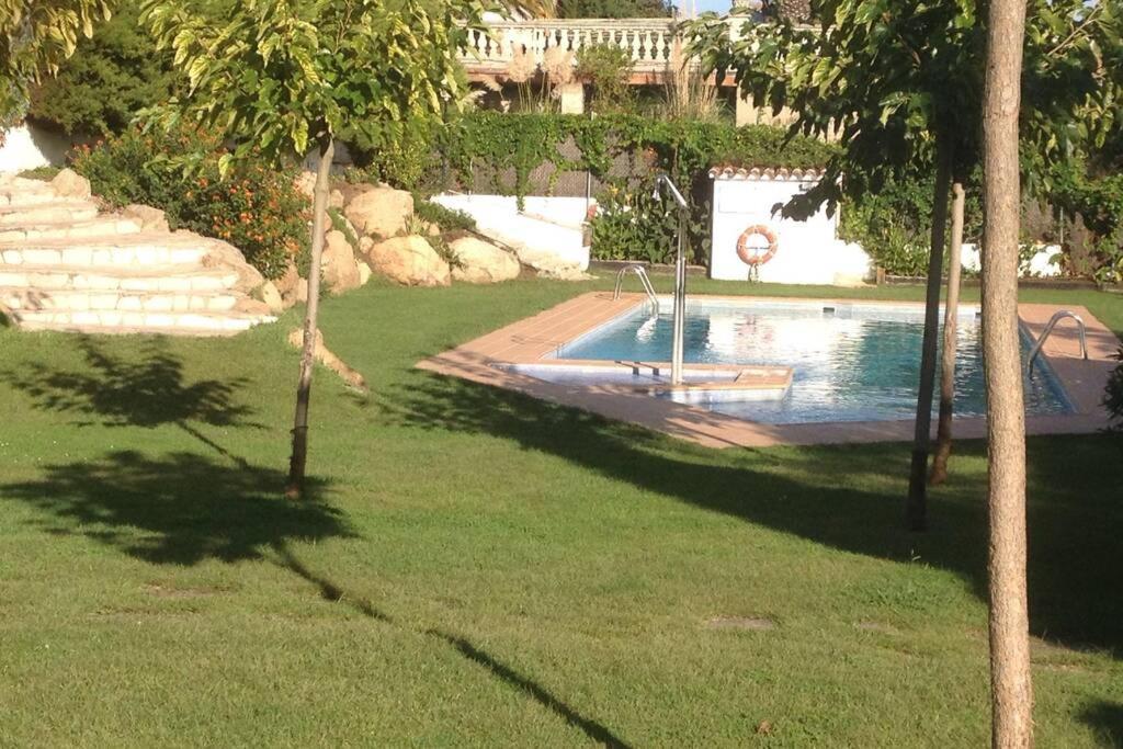 Casita Blanca Con Fibra Optica Y Piscina Cominutaria *
